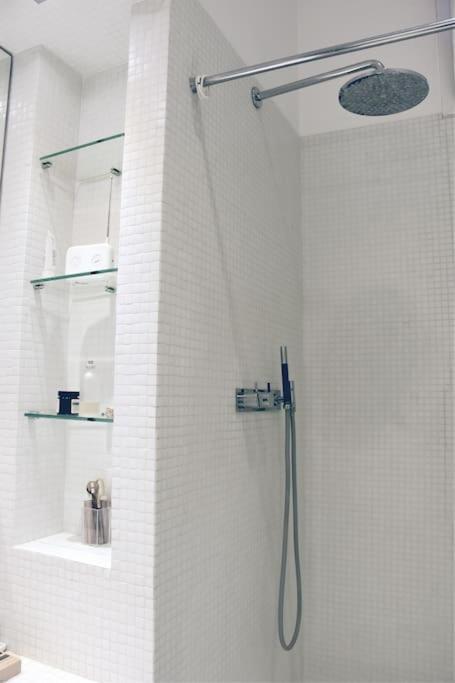 Piazza Di Spagna Home - Family Apartment Рим Экстерьер фото